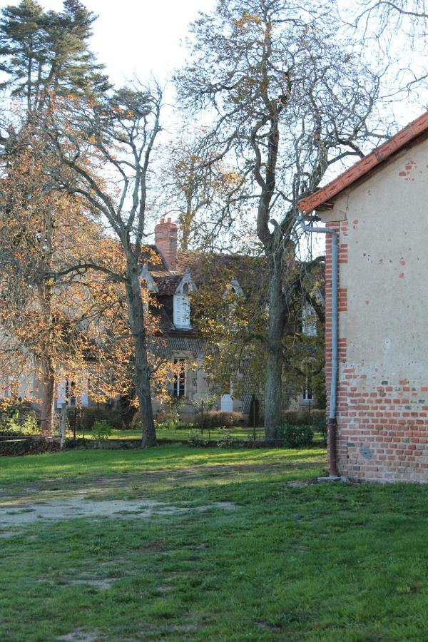 Вилла Gite Domaine St Georges Bagneux  Экстерьер фото